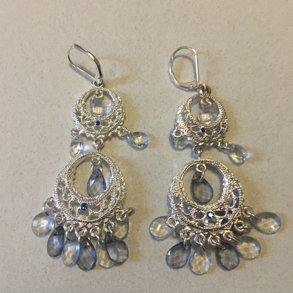 Unbranded Jewelry - 👑 3/$20 Chandelier Earrings with Blue/Clear Beads